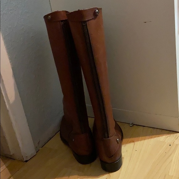 Too small - Picture 2 of 4